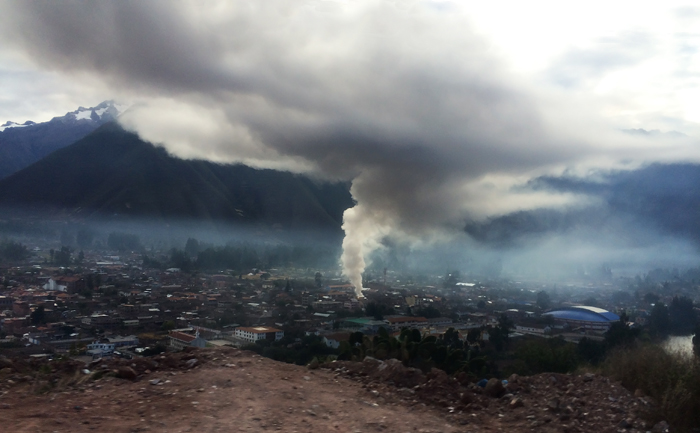 Fire in Urubamba fills valley with smoke